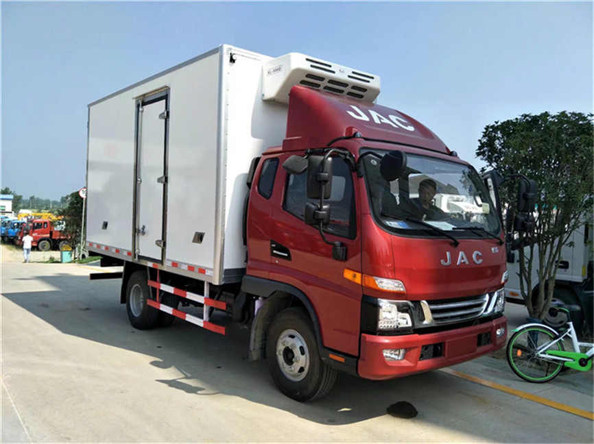 江淮駿鈴V5排半 3.7米冷藏車