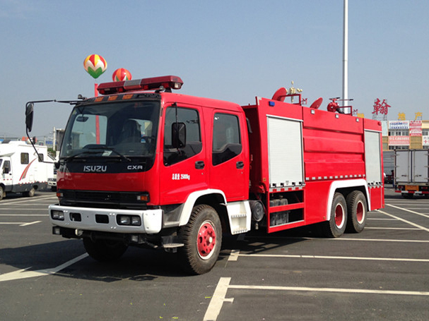 五十鈴后雙橋12噸水罐消防車