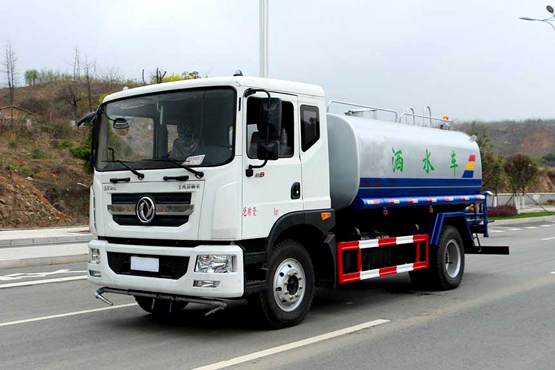 怎樣排除灑水車柴油機(jī)過早、過遲的噴油現(xiàn)象？