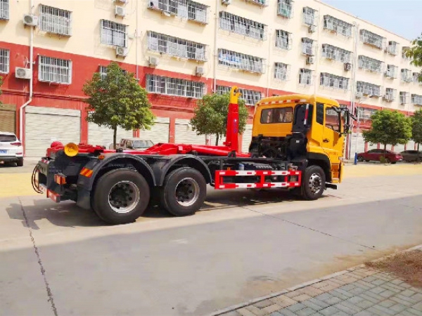 東風(fēng)天龍國六20~25方車廂可卸（鉤臂）式垃圾車